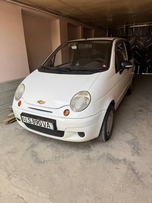 Мотиз 1 евро холати зу́р