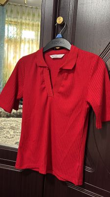 Красная футболка RED TAG