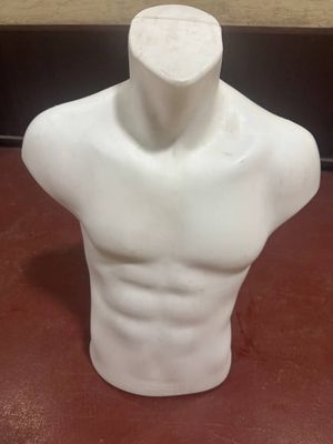 Maniken govda va baquvat oyoqlar endi sotuvda