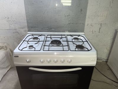 Gaz plita sotiladi 90tali