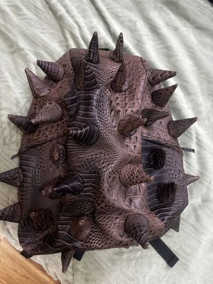 Продам рюкзак с шипами