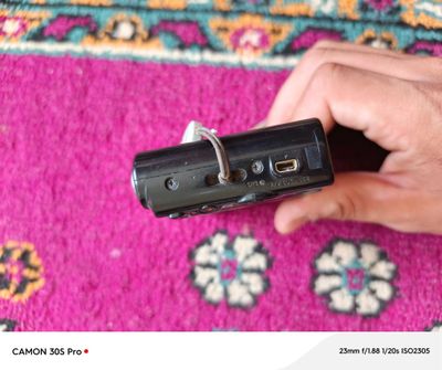 Sony foto video kamera sotiladi. Zaryadchik sotib olib ishlatsa boladi