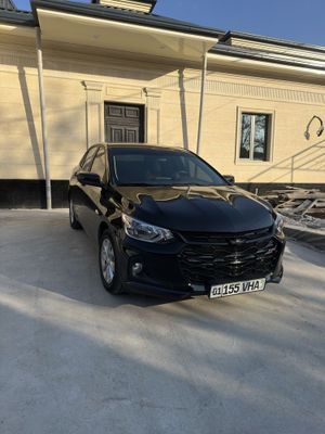 Продам срочно Chevrolet onix