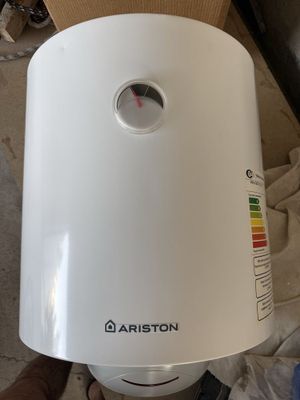 Срочно продам Ariston по дешевый цене!