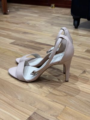 Бежевые босоножки на каблуке Aldo