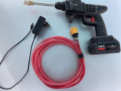 Karcher batareka 3 ta moshinaga yuvishga yetadi xolati yaxsi