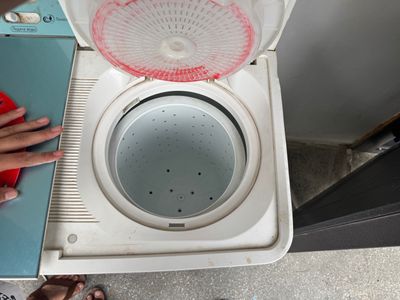 Яримавтомат Кирювиш мошинкаси