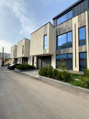 Продается коттедж 1.3 соток, Гидромедцентр