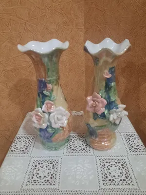 Китайские, винтажные парные вазы, глазуированный фарфор, лепнина розам