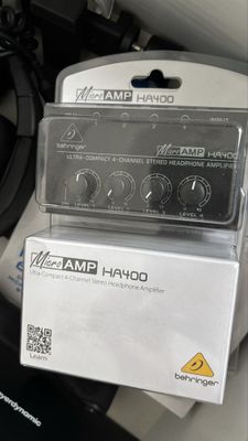 Behringer HA400 micro amp