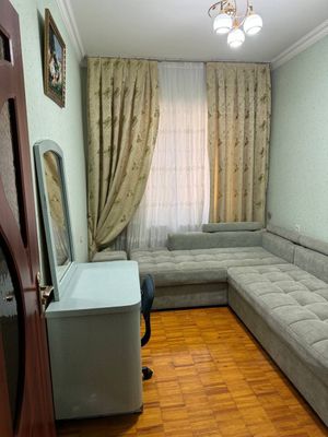 Аренда 4/1/5 Юнусабад 14 с обстановкой. 600 уе