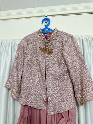 койне костюми билан