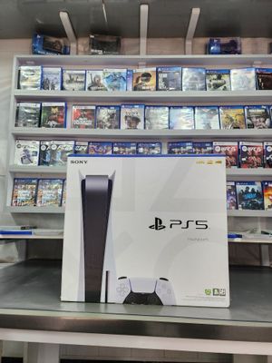 Продается игровой консол Sony Playstation 5 с дисководом