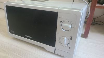 Микроволновка Samsung MW71ER