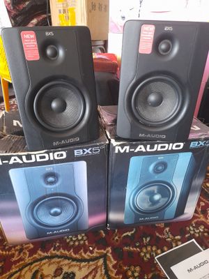 M-AUDIO BX5d2 bi-amplified studio monitor