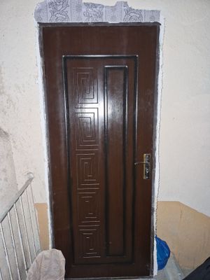 Междукомнатный двер