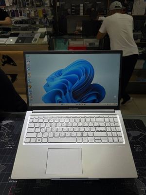 Asus VivoBook i3-1215U/8/512/15.6