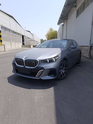 BMW i5 35L M sport 2024