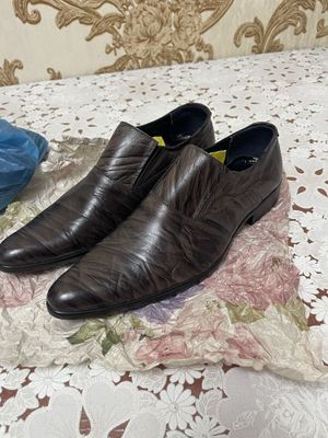yangi oyoq kiyim klasicheski zamonaviy