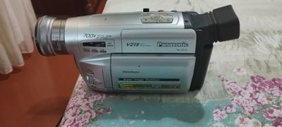 Sotiladi Panasonic video camera.