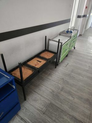 Продам скамейки металл