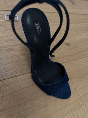 Босоножки Zara