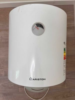 Водонагреватель Ariston 30л