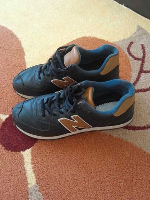 New balance кросовки размер 42 43. кожанные оригинал. Состояние б/у.