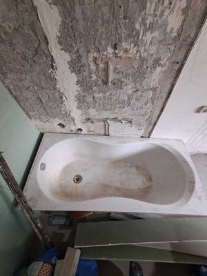 продаётся акриловая ванна в хорошем состояние