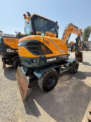 Ekskavator Hyundai HW60 sotiladi 2017 yil 8700 motachas