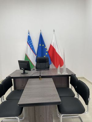 Ofis uchun tayyor mebel konplekt