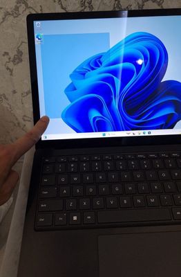 Microsoft surface 4 1951. uzb boyicha bts bor