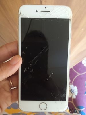 IPhone 0682 sotiladi xolati yaxshi