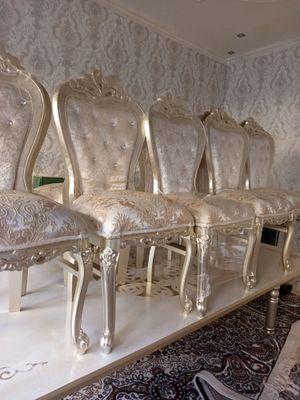 мебель на гостинный стол и 12 стуля