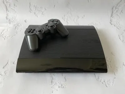 Ps3 supper slim 500gb PLOMBAli, 20+ uyinlar 2 ta org joystick