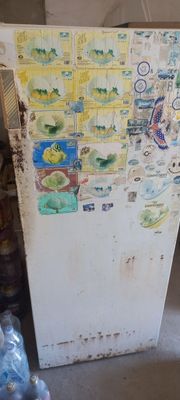 Рабочий холодильник продаётся