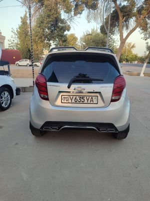 Spark sotiladi xolati yaxshi kiraska toza yili 2012 xarajati yuq benzi
