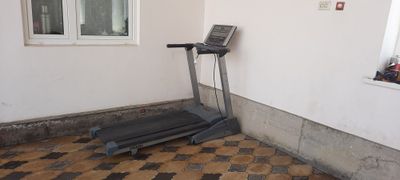 Бегущий дорожка.