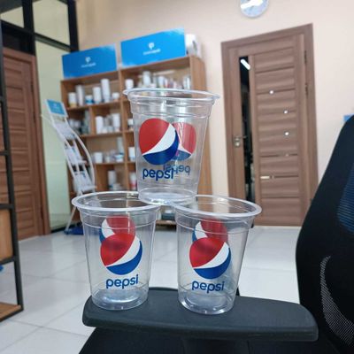 Одноразовый пластиковые стаканы, для холодного напитков.