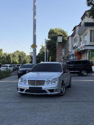 Mersedes benz W 211 6.3-AMG 514-л.с