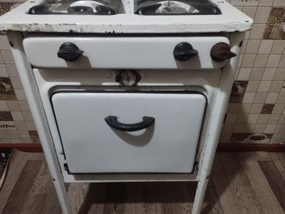 Продам газовую плиту