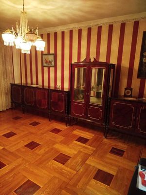 Продаю горку в зал Режанс Румыния красное дерево звоните смело