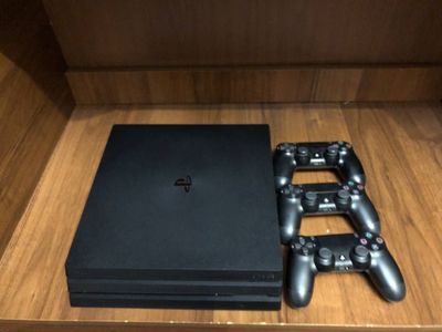 Play station 4 pro