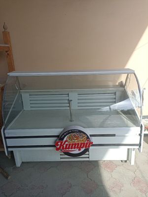 Витрина холодильник