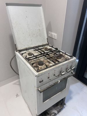 Продам газовую плиту рабочая