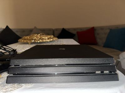Playstation 4 pro 1tb
