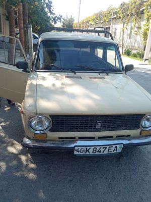 Vaz 21011 sotiladi