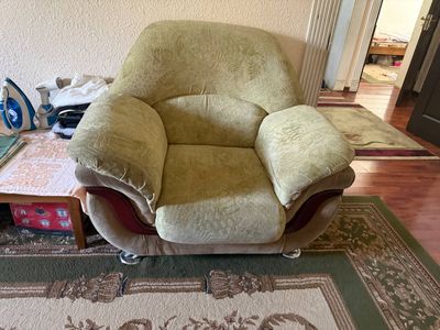Продам диван+ кресла