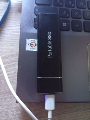 SSD 4 ТБ продаётся срочно