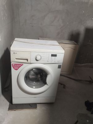 Продам стиральную машину автомат LG ,5кг. б/у